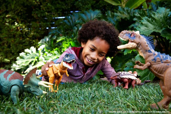 Produktbild Mattel GmbH JURASSIC WORLD Figur Roar Roar Strikers sortiert