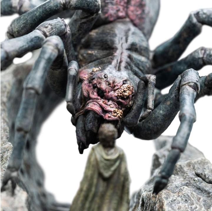 Produktbild Weta Workshop Herr der Ringe Mini Statue Shelob 11 cm