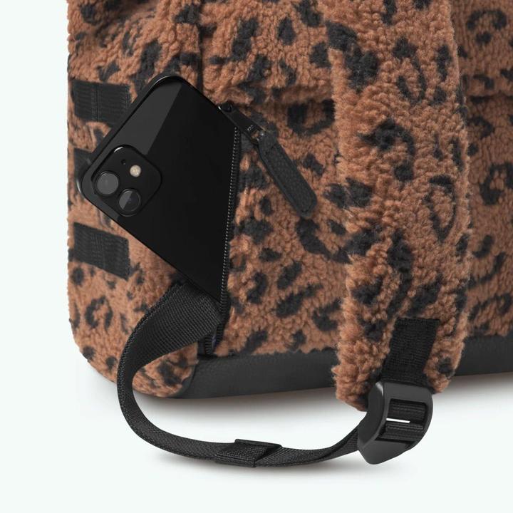 Actual product image Cabaia Rucksack / Backpack Adventurer Recycled Fleece Small (14 l)