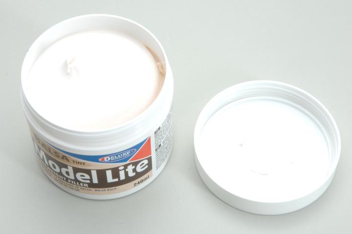 Produktbild Deluxe Materials Model Lite Balsa Tint 240ml (240 ml)