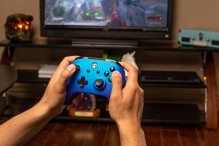 Image du produit PowerA Contrôleur filaire amélioré Sapphire Fade (Xbox One X, Xbox Series X, Xbox One S, Xbox Series S)