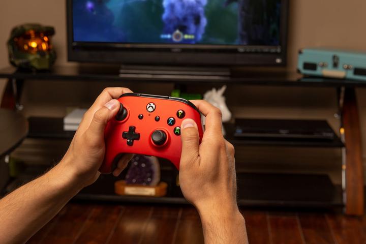 Image du produit PowerA Contrôleur filaire amélioré Crimson Fade (Xbox One X, Xbox Series X, Xbox One S, Xbox Series S)