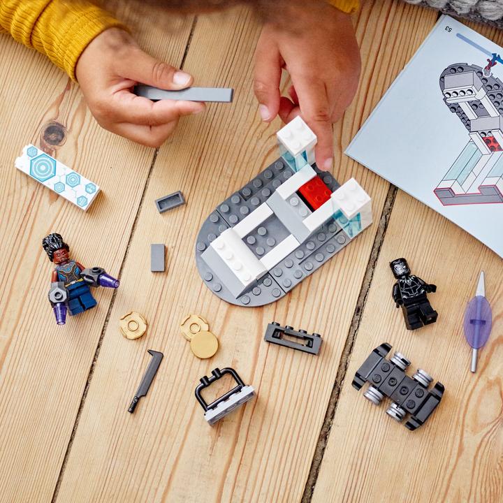 Actual product image LEGO Shuri's laboratory (76212, LEGO Marvel)