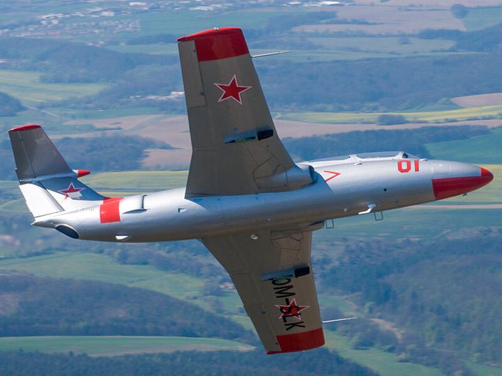 Produktbild Smartbox Wunderbarer Jetflug: 20 Minuten in einem L-29 DELFIN für 1 Person in der Slowakei (1 Pers.)
