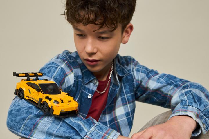 Produktbild LEGO Porsche 911 GT3 RS Supersportwagen (77239, LEGO Speed Champions)