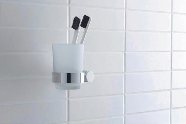 Image du produit Duravit Porte-verre D-CODE avec verre à gauche chromé
