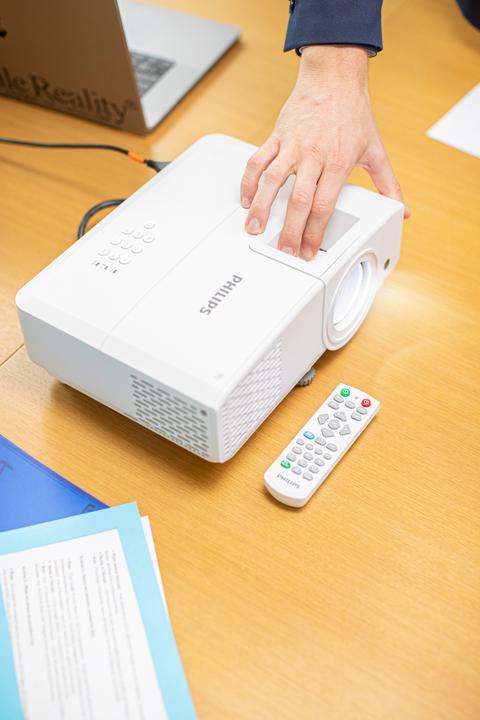 Immagine prodotto Philips ProPix 650 - Videoprojektor Eco-Modus 29dB, Lautsprecher, Fernbedienung (WXGA, 4000 lm)