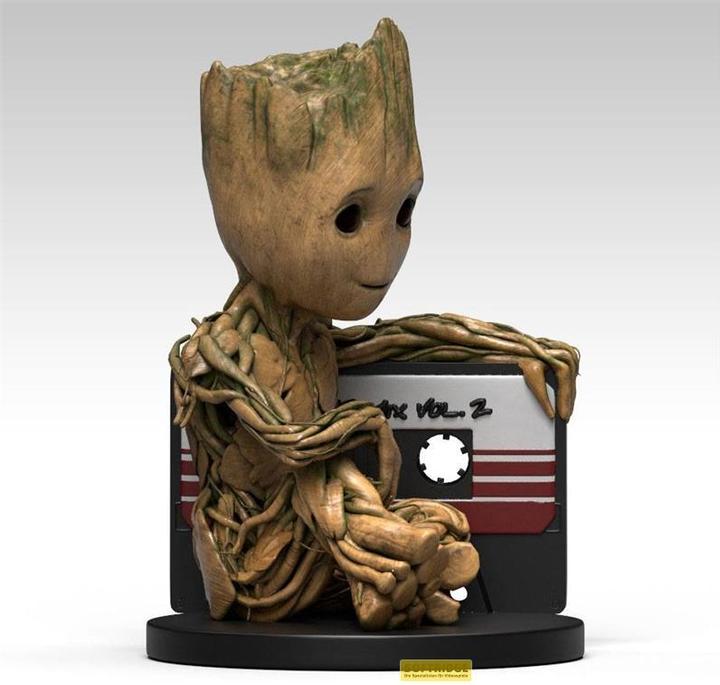 Actual product image Semic Baby Groot (17 x 25 cm)