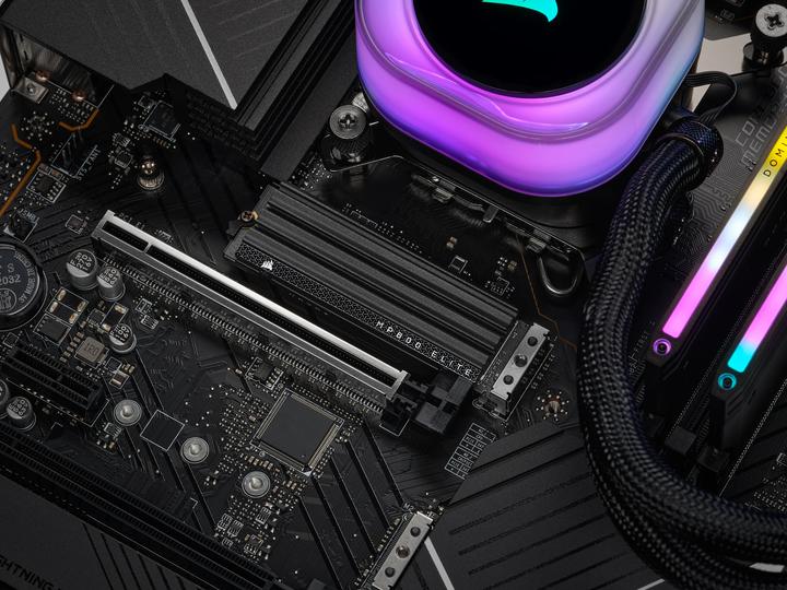 Actual product image Corsair MP600 ELITE 4TB NVMe PCIe M.2 SSD with heatsink (4000 GB, M.2 2280)