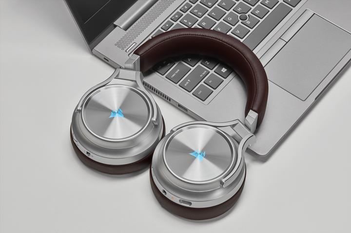 Produktbild Corsair Virtuoso RGB (Kabellos, Kabelgebunden)