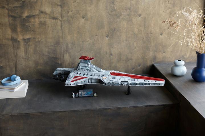 Immagine prodotto LEGO Incrociatore d’attacco della Repubblica classe Venator (75367, LEGO Star Wars, Set LEGO rari)