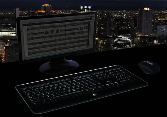 Produktbild Logitech K800 (US, Kabellos)