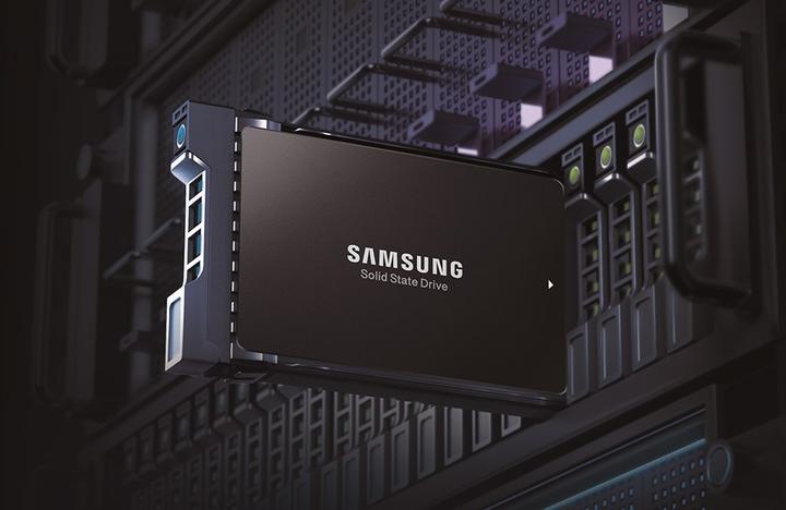 Actual product image Samsung PM9A3 Retail (960 GB, 2.5")