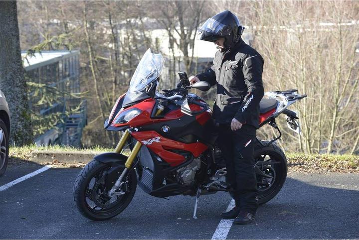 Produktbild RAM Mounts Motorrad-Smartphone-Halterung mit Kugelansatz