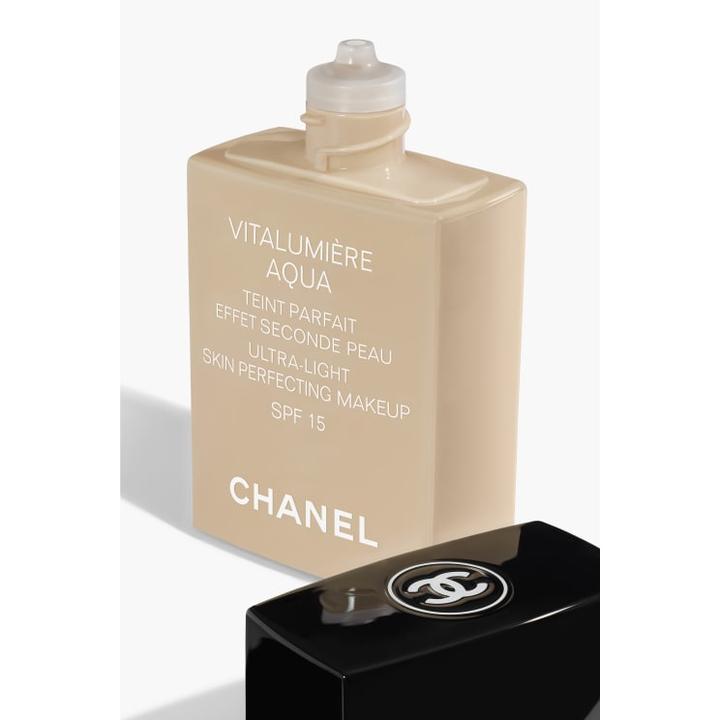 Actual product image Chanel Vitalumiere Aqua Make up SPF 15 No.10 Beige 30 ml (No.10 Beige)