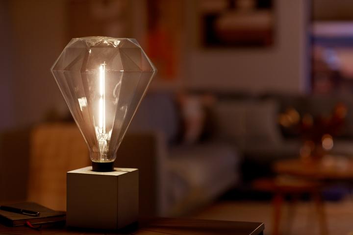 Actual product image Philips LED lamp diamond giant (E27, 4 W, 400 lm, 1 x, F)