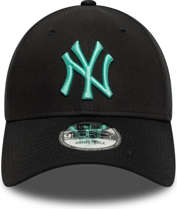Actual product image New Era 9Forty Strapback Cap - New York Yankees Schwarz