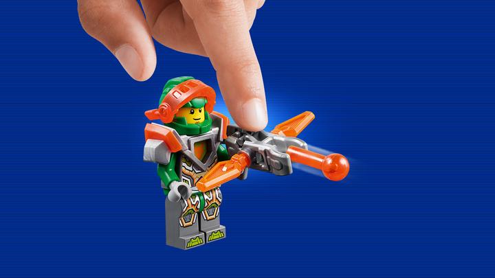 Actual product image LEGO Nexo Knights Ruinas cage scooter (70349, LEGO Nexo Knights)