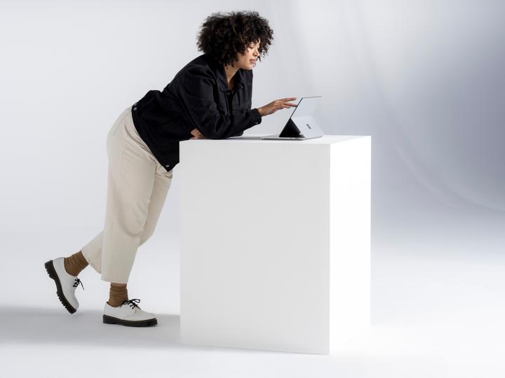 Immagine prodotto Microsoft Surface Laptop Studio (14.40", Intel Core i7-11370H, 16 GB, 512 GB, DE)