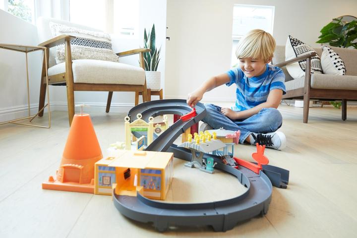 Produktbild Mattel Disney Cars Radiator Springs Rennset
