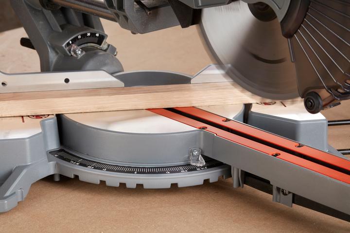 Produktbild Black & Decker BLACK&DECKER BES700-QS