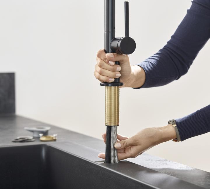 Produktbild hansgrohe Talis M54 Spültischmischer 210 (mattschwarz), mit Ausziehbrause