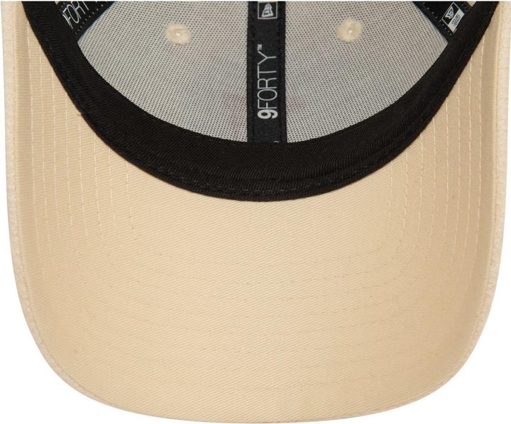 Actual product image New Era 9Forty Femme Cap - JERSEY Manchester United beige