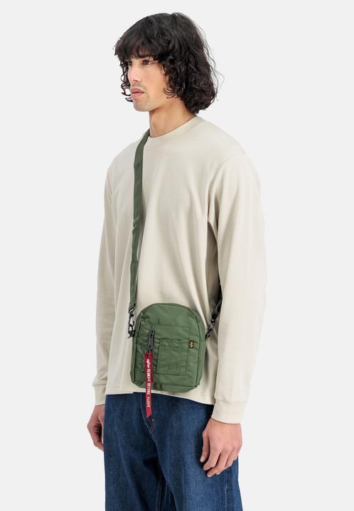 Actual product image Alpha Industries Crew Carry Umhängetasche - 122059