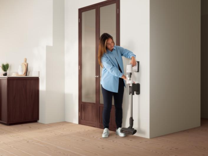 Image du produit Electrolux EP71HB14UV Aspirateur-balai électrique sans fil à sec sans sac 0,3 l 57 W couleur crème 4 Ah