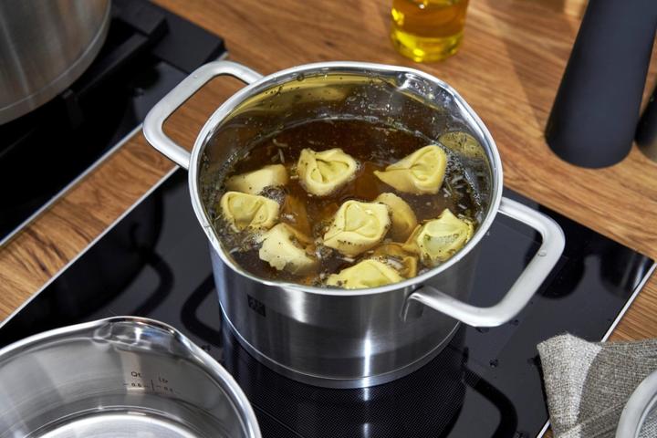 Produktbild Zwilling TrueFlow Kochgeschirr-Set | 4tlg. (Pfannenset + Topfset, Edelstahl)