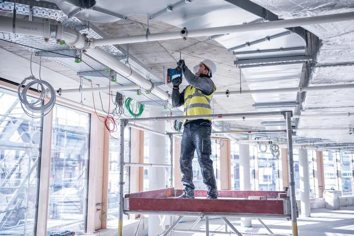 Produktbild Bosch Professional Akku-Bohrhammer mit SDS plus GBH 18V-22, 2 x Akku GBA 18V 4.0Ah, L-BOXX (Akkubetrieb)