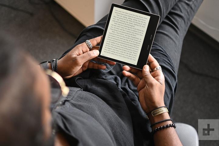 Actual product image Amazon Kindle Oasis Special Offer (2019) (7", 8 GB, Graphites)