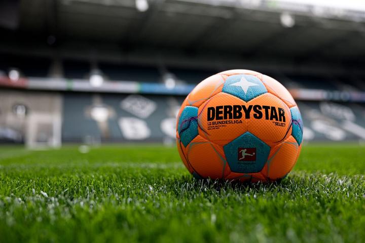 Produktbild Derbystar Fussball Bundesliga Brillant Replica High Visible 2024/2025 (5)