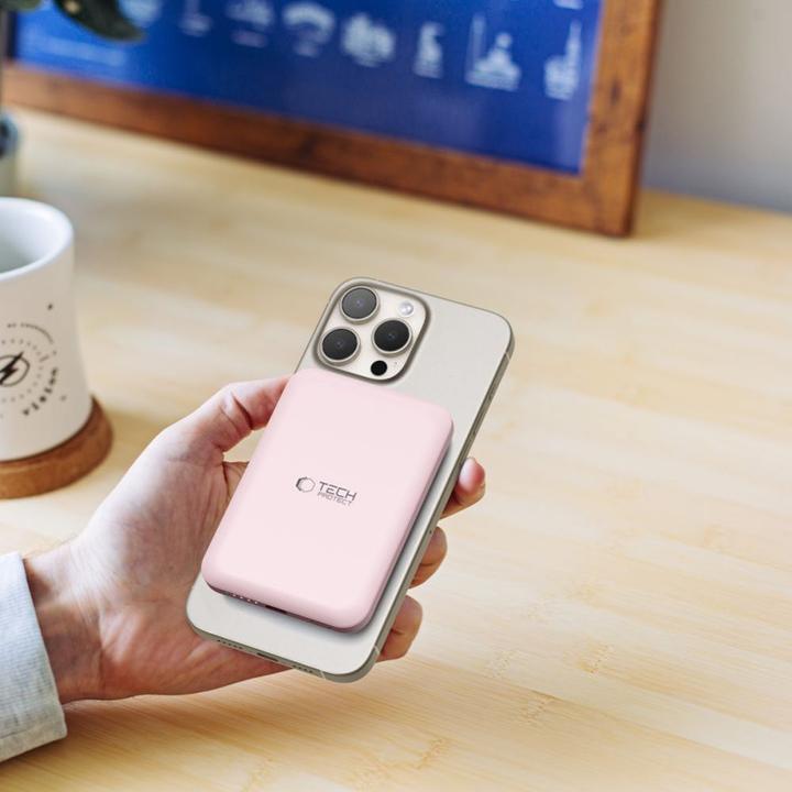 Actual product image Tech-Protect LifeMag PB10 Powerbank with MagSafe 5000mAh 15W USB-C port - pink + USB-C cable (5000 mAh, 15 W)