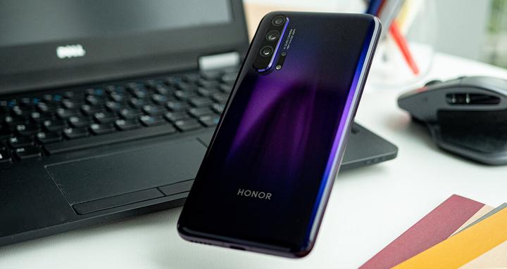 Produktbild Honor 20 Pro (256 GB, Phantom Black, 6.26", Dual SIM, 48 Mpx, 4G)