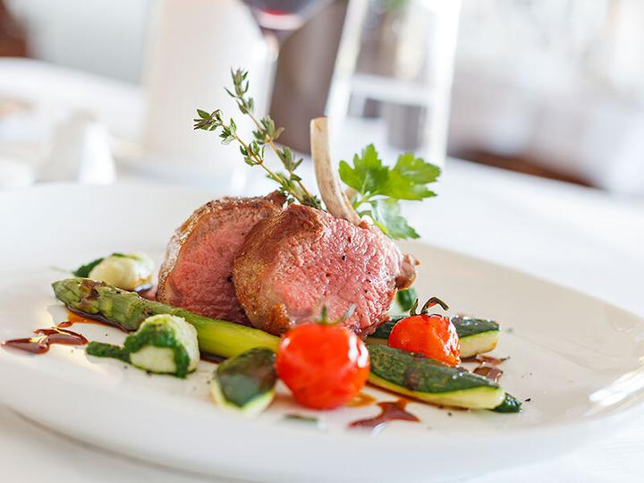 Produktbild Smartbox Romantisches Abendessen nach Wahl für zwei Personen im Hotel Restaurant Seemöwe am Bodensee (2 Pers.)