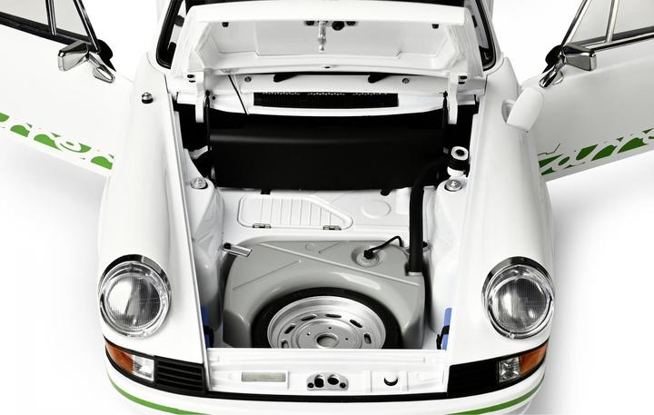 Produktbild 1:8 IXO Porsche 911 RS 2.7 Weiss/Grün