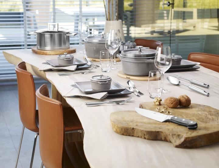 Actual product image Staub Cocotte (28 cm, Casserole + Stewpot, Cast iron, Enamel)
