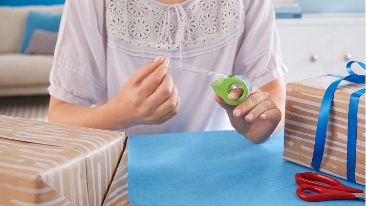 Actual product image tesa tesafilm ECO & CLEAR with mini dispenser, solvent-free and non-ageing