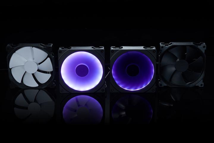 Actual product image Phanteks Halos frame RGB LED