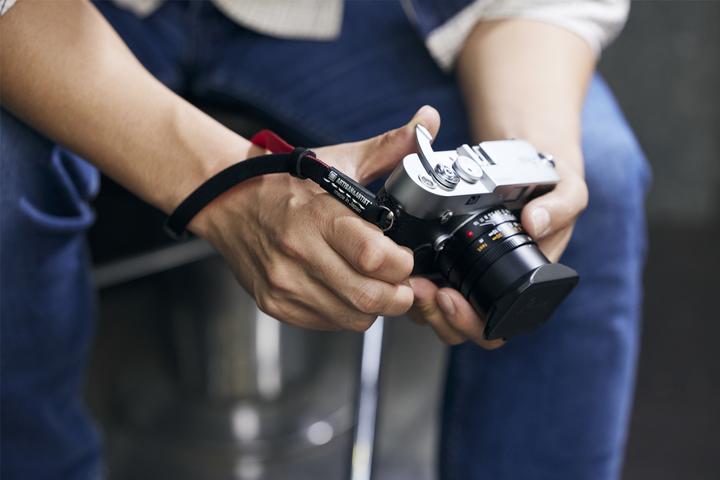 Actual product image Artisan & Artist ACAM-313A Braided Silk Cord Camera Hand Strap