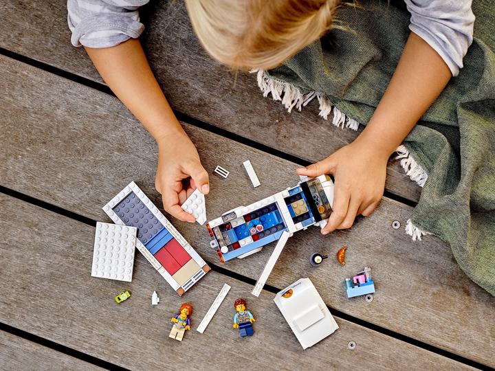 Produktbild LEGO Ferien-Wohnmobil (60283, LEGO City)