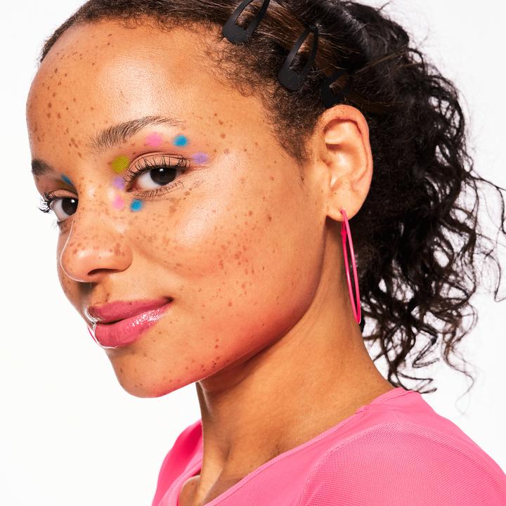 Actual product image essence Baby Got Holo Glow (10 Holy Apricotly, Highlighter, 5 g)