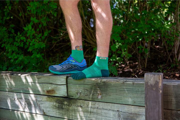 Actual product image Injinji Run Lightweight Mini-Crew (M)
