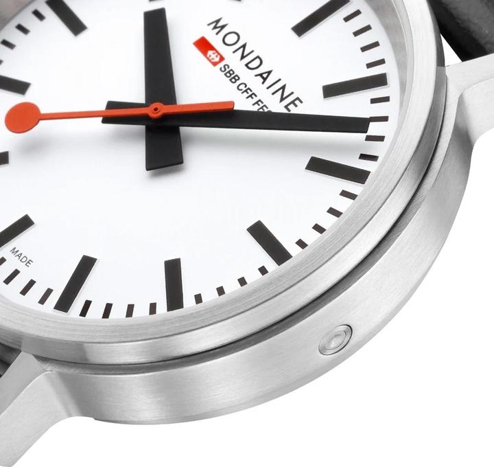 Actual product image Mondaine MST.4101B.LBV Stop2go Horloge - Station clock - Saffierglas - Staal/Kunstleer - Zilver/Zwart - 41 mm (41 mm)