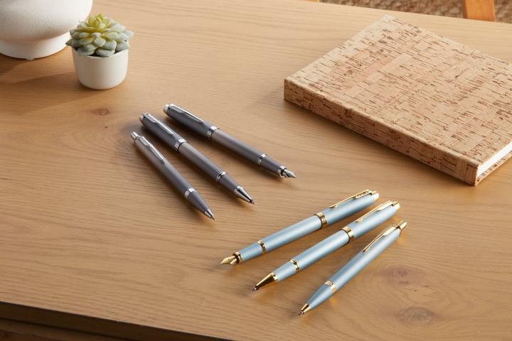 Produktbild Parker Pen Parker IM Writing Rituals Rollerball Pen, Grey Finish with Gradient, Chrome Trims, Fine Point, Black (Grau, 1 x)