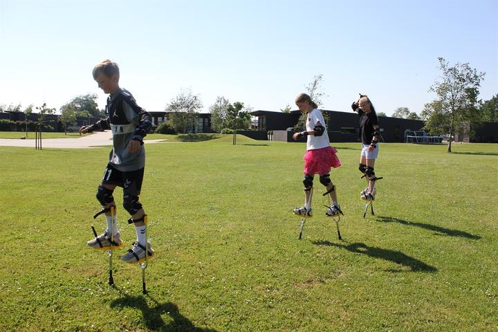 Actual product image Euro Play Actoy stilts pair, yellow: 8-14 years