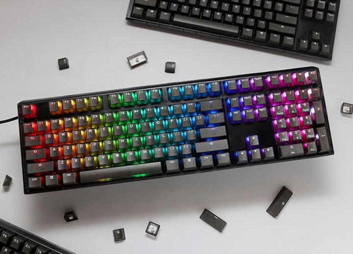 Produktbild Ducky One 3 Aura Black Gaming Tastatur, RGB LED - MX-Speed-Silver (DE, Kabelgebunden)