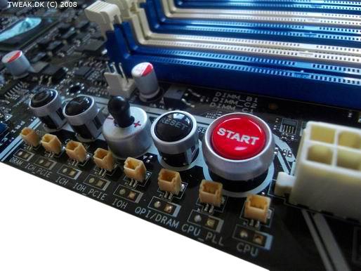 Produktbild ASUS Rampage II Extreme, Intel X58, LGA 1366, Tri-SLI (LGA 1366, ATX)