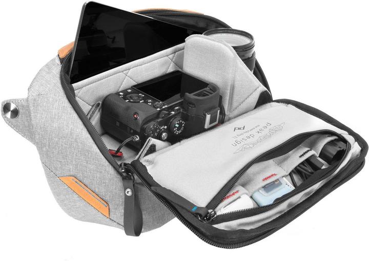 Actual product image Peak Design Everyday Sling 5L (Camera shoulder bag)